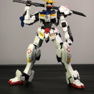 white Gundam Robot